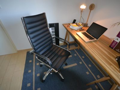 Essai du fauteuil de bureau design Milan – couleur noire
