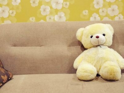 Comment nettoyer un canapé en tissu ou en cuir ?